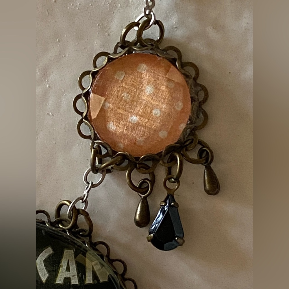 Antique Green and Black Pelican Peas Necklace with Lime Accents - Picture 8 of 9